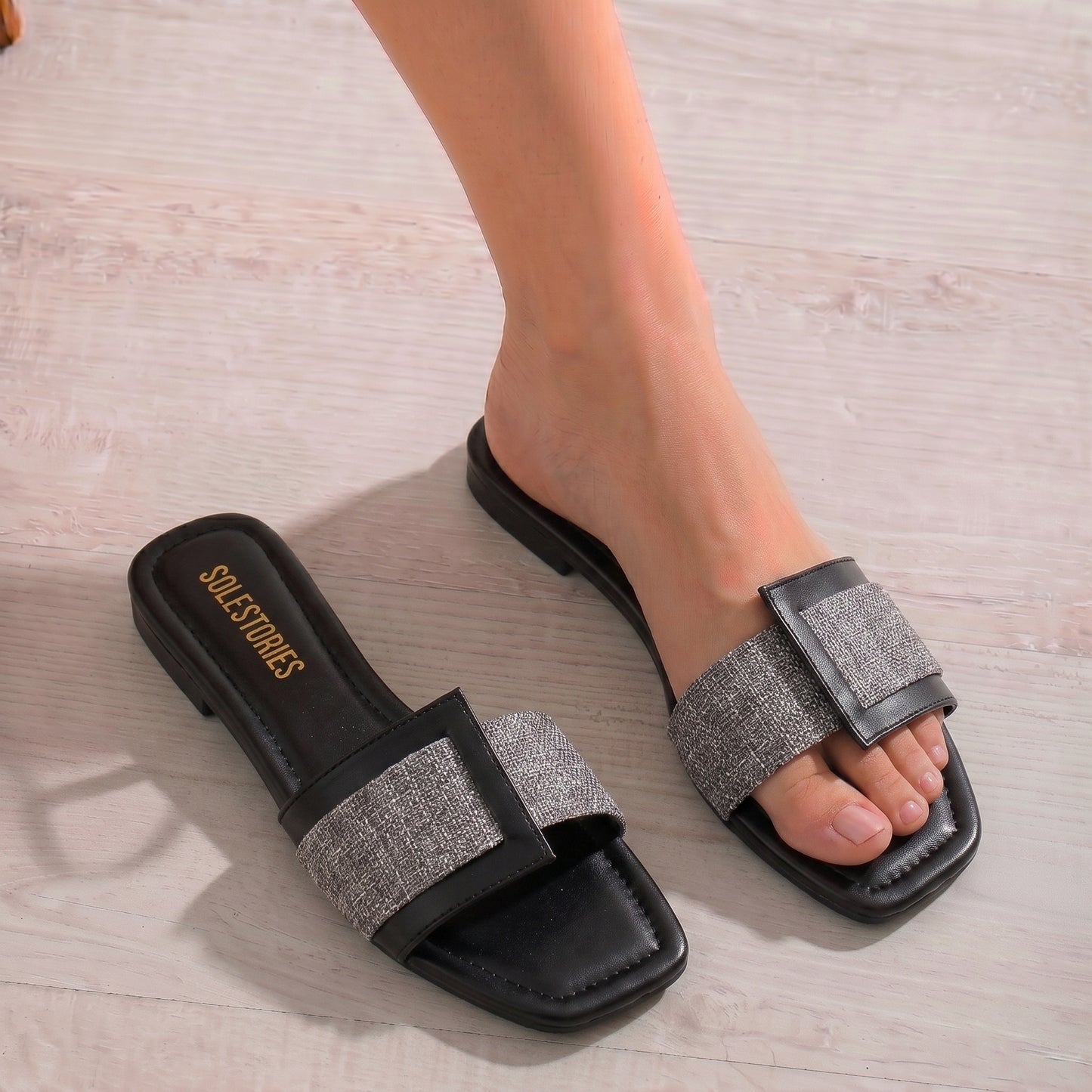 Glam Flat